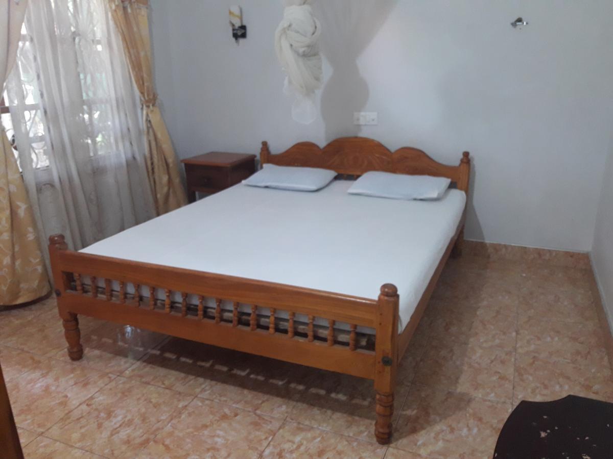 New Land Guest House Batticaloa Buitenkant foto