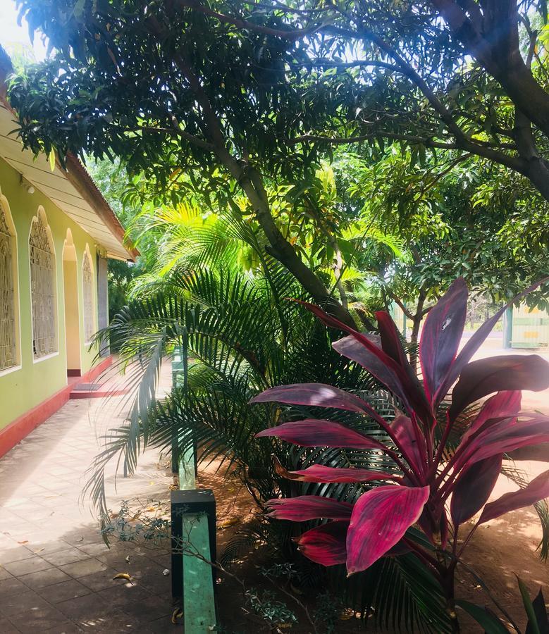New Land Guest House Batticaloa Buitenkant foto