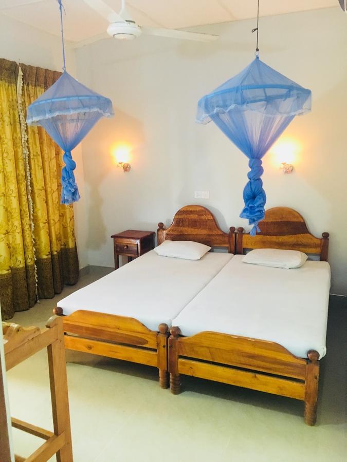 New Land Guest House Batticaloa Buitenkant foto